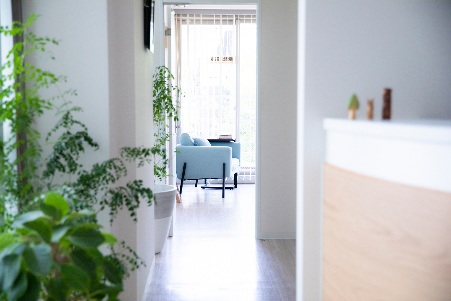 クリニック入り口から望む個室